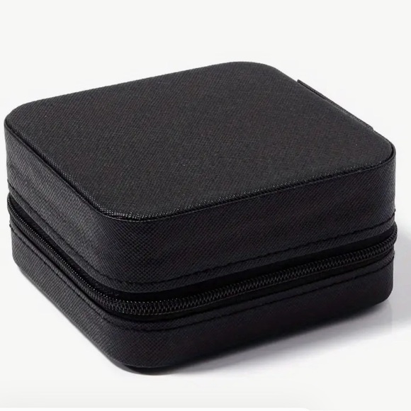 Chic Travel Jewelry Organizer Case; Storage for Rings, Necklaces, Earrings - Picture 5 of 7